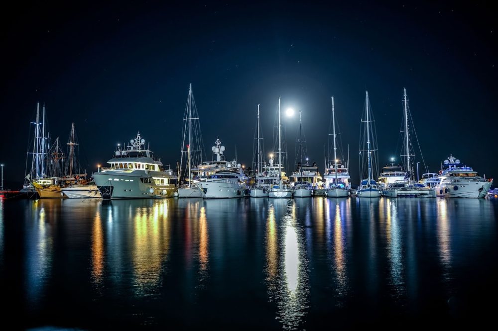 Solar Barge Lights vs Post Lights: The Right Pick for Your Dock