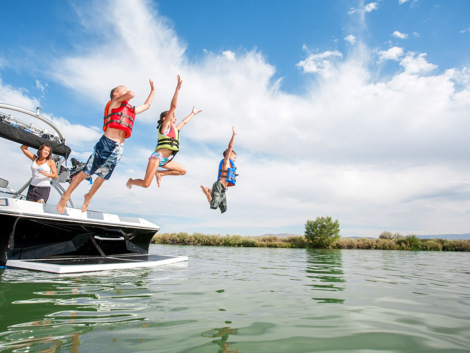 Unwritten Rules of Boating: Ramp, Wake & Dock Etiquette